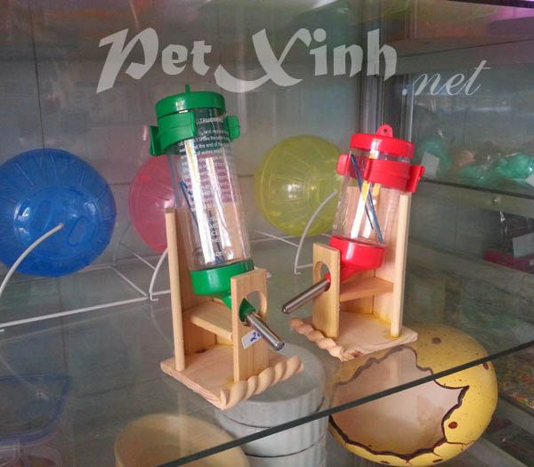 đế đựng bình nước