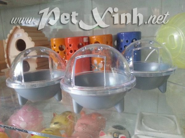 Nhà tắm hamster hình tàu vũ trụ