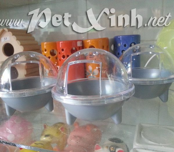 Nhà tắm hamster hình tàu vũ trụ