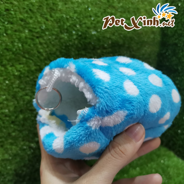 Nhà vải chấm bi